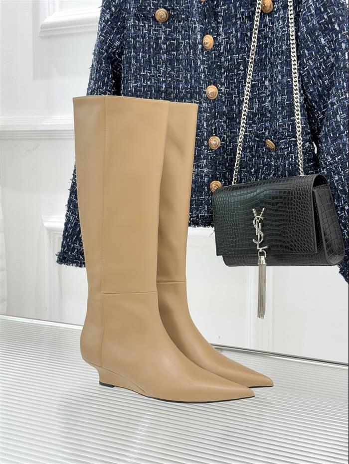 20251128174315902 470